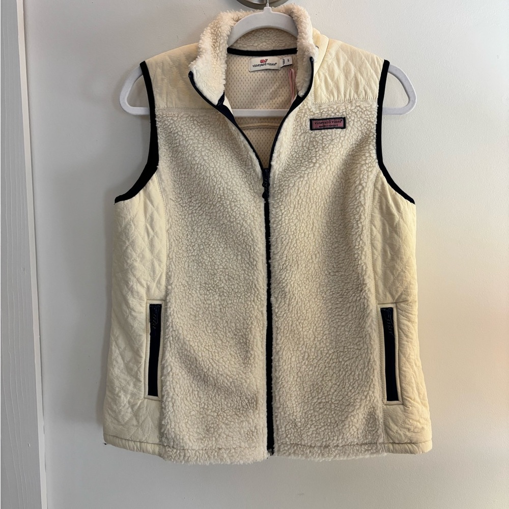 Vineyard Vines Sherpa Fleece & Quilt Cream Vest Women’s Small | Whale Logo